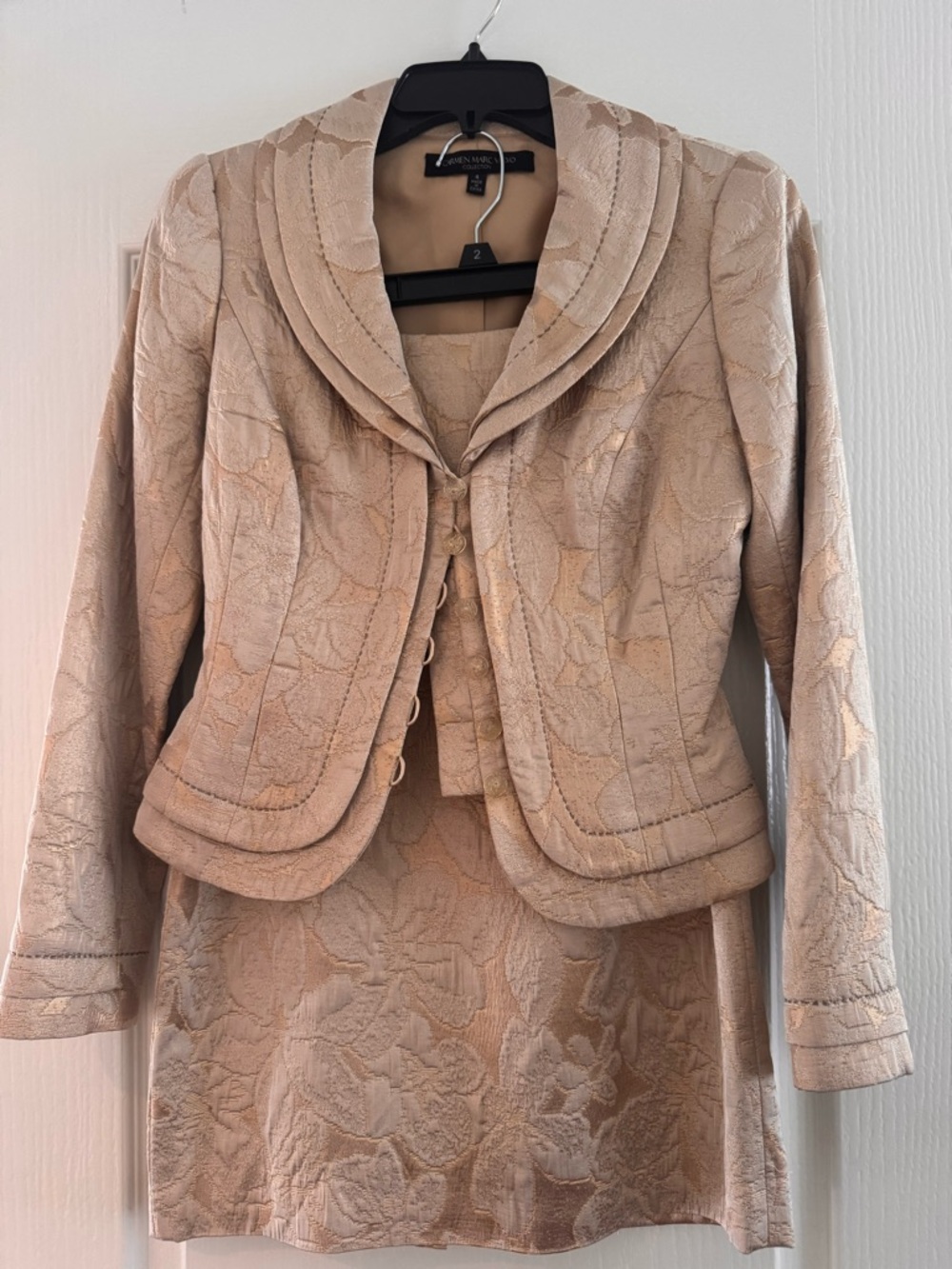 Carmen Marc Valvo Beige Floral Jacquard Skirt Suit